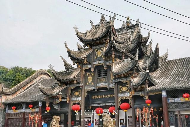 谁说来自贡只能看灯会?这个人少好吃的城市实在太好玩了