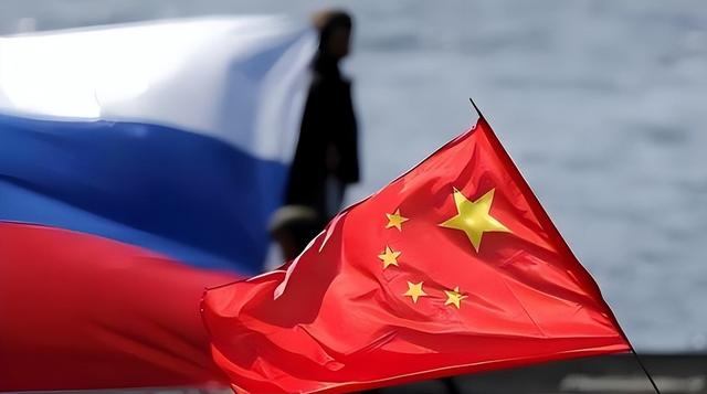 普京专机离开北京后，刚飞出中俄国境线，马上降落在了海参崴