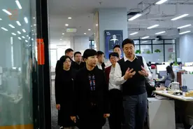 罗萍率队到上海市考察时指出：积极转变思路务实进取 奋力推动红河高质量发展图片