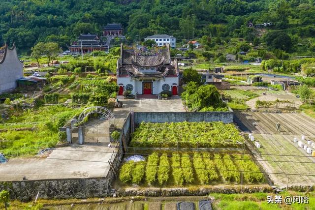 这样的特色民居只有在福建宁德才能遇见，跟千年古镇仅隔着条国道