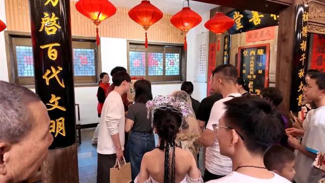 长汀：非遗表演与“闽超”赛事热潮交相辉映