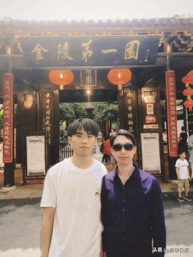 AI团圆 爱同框｜以坚守之名 向家人告白