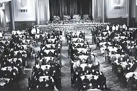 人民大会堂落成后的第一次“国宴”，4600多人出席，安排近500桌图片