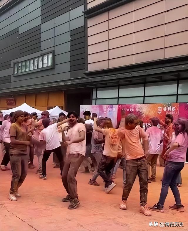 不怕三哥进攻，就怕三嫂猛生？为何说印度是中国未来最可怕的敌人