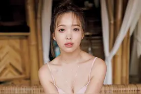 日本老师-藤田妮可的穿搭图片