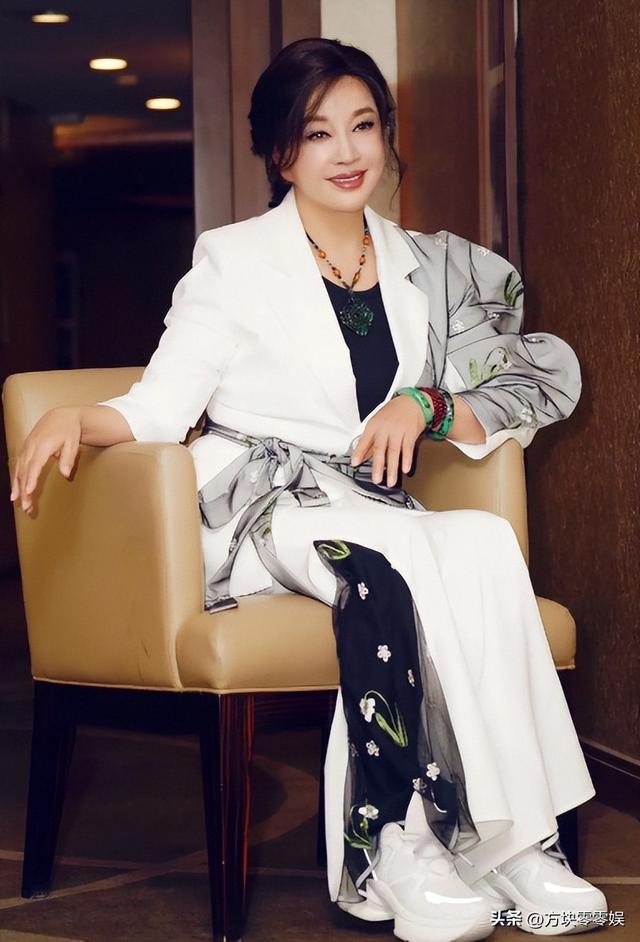 钱再多有什么用？75岁的“风流妖精”刘晓庆，已经走上另一条道路