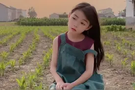 天使女孩蓝妮妮行动不能自理父母始终不离不弃图片