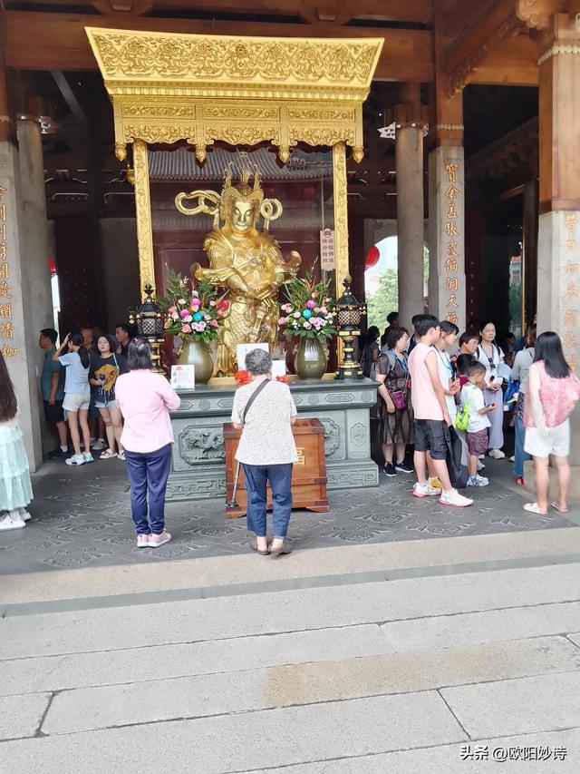 我来夏门去南普通寺卸却“班味”装着“禅意”回烟火人间