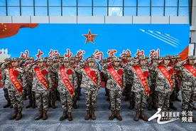 开拔！长治500余名新兵今日启程图片