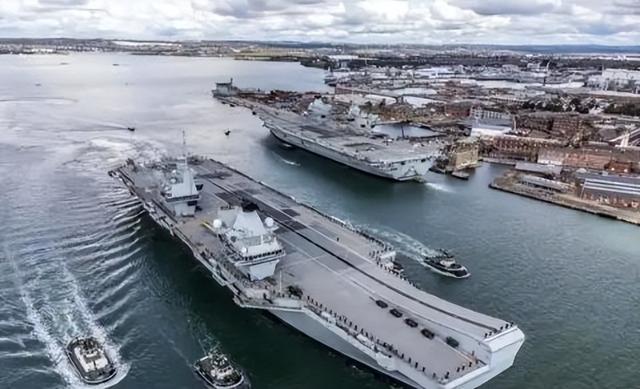 又让张召忠说中了？东拼西凑550亿建的2艘航母，如今彻底成为累赘