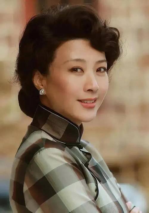 权色交易	、陪睡上位，她压根不沾边，简直是娱圈的一股“清流”