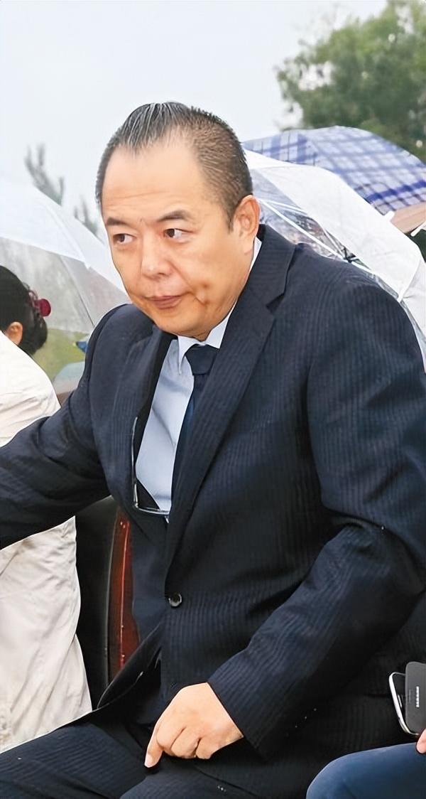 贪财又好色，德不配位的几位老艺术家，晚节不保一点都不冤