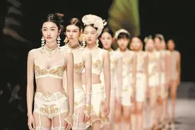 【深圳特区报】深圳内衣 舞动世界 中国（深圳）国际品牌内衣展已成全球规模最大行业展会之一图片