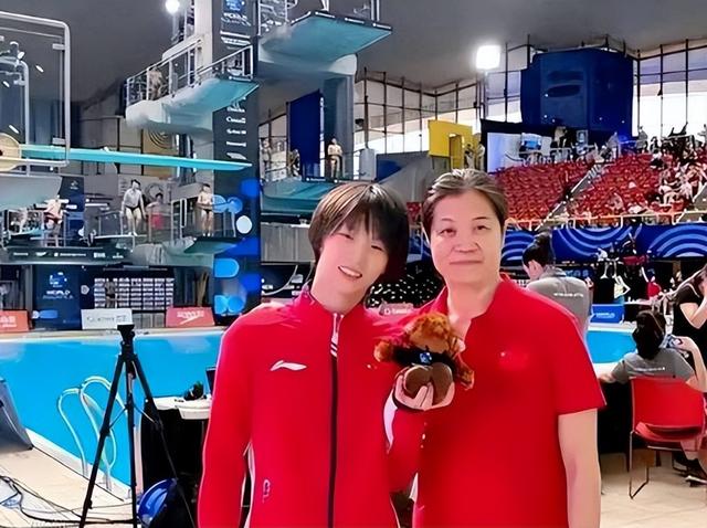 不查不知道，一查吓一跳!陈芋汐主教练余晓玲，原来如此深藏不露