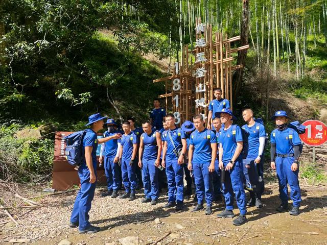 福建龙岩：守护黄连盂！脚下有路，心中有责——消防员登山活动纪实