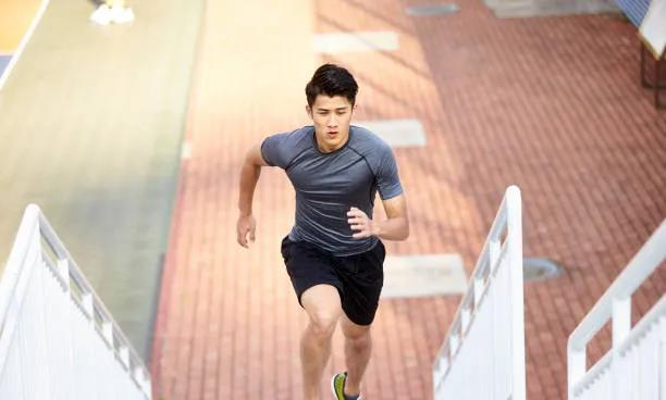 为什么建议中年男性要跑步？赚到的不只一点点！
