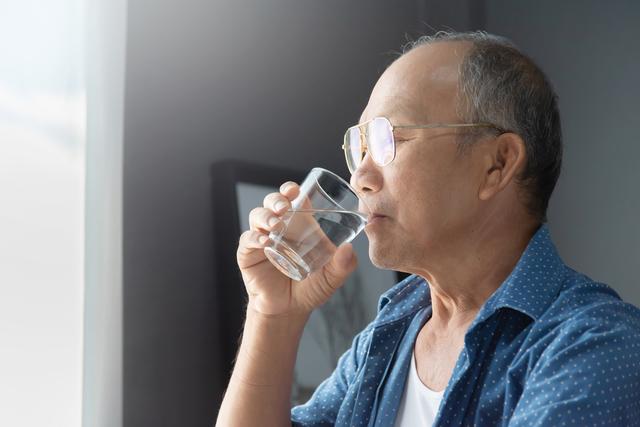 人为什么会得胆囊炎？原来胆囊炎是这样来的，现在知道还不算太迟