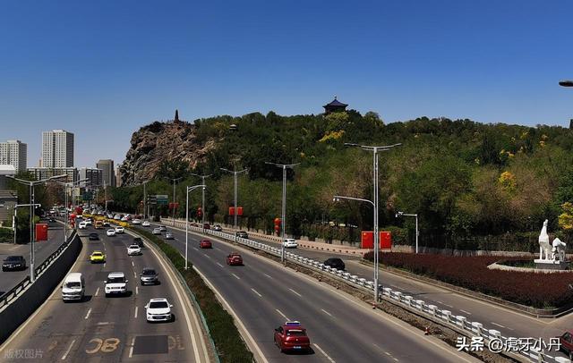 在内地七八年没有回乌鲁木齐，这些年她变化蛮大的