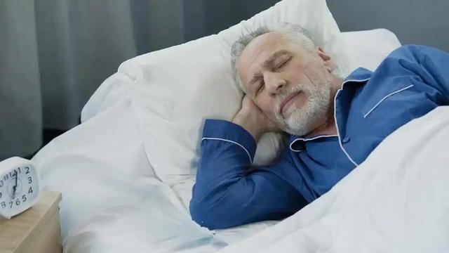 女子大腿酸痛，上午就诊，傍晚离世！医生：大腿疼痛背后问题不少