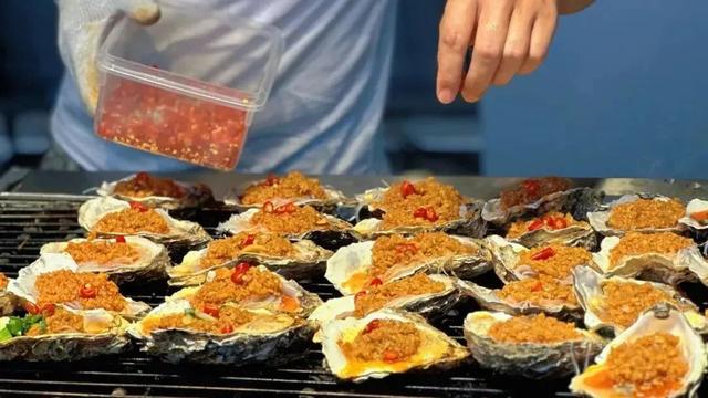 【文明旅游】文明就餐添暖意，有序赏月享清欢