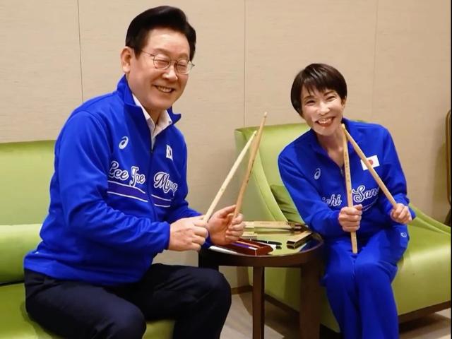 高市安排妥了，李在明在日本吃晚宴，饭还没下肚	，中方先回了14字