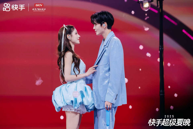 锚定成都“年轻力”，快手超级夏晚用三重创新，讲了一个“我们”