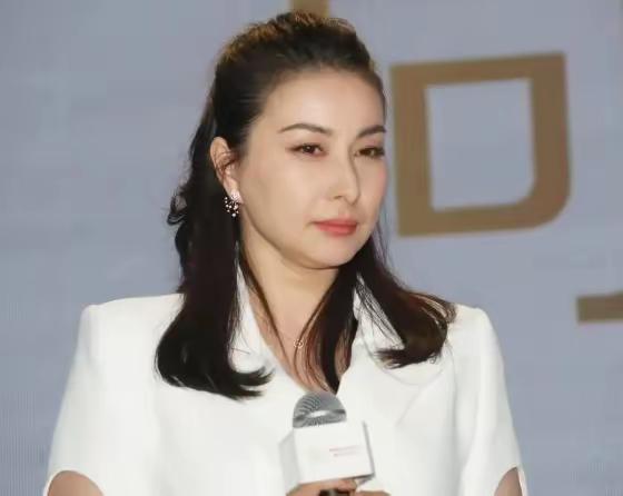 没想到	，一向谨慎正能量的冠军郭晶晶，竟会在代言上踩雷了！