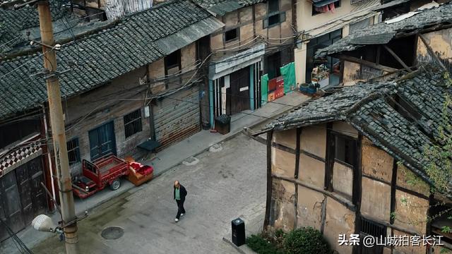 重庆长江畔尘封着一座“素颜”古镇，古朴又真实，你喜欢吗？