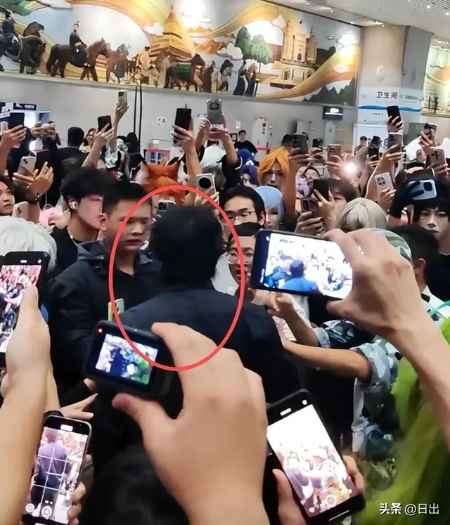 漫展现辱华cos引爆全网：当二次元触碰底线，年轻人行动给出答案