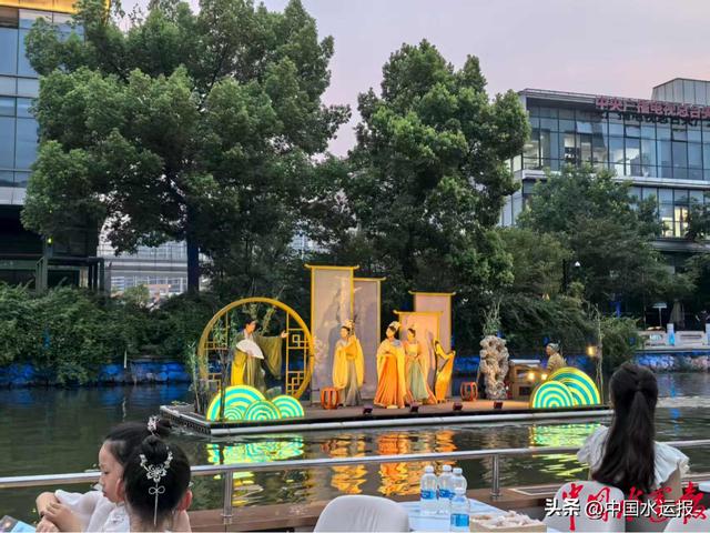 杭州开展军民鱼水情公益航班活动