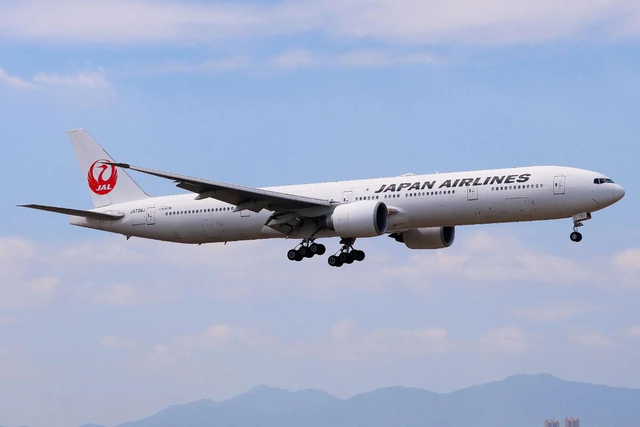 高市迈出危险一步，46条中日航线全部取消，石破茂警告麻烦大了