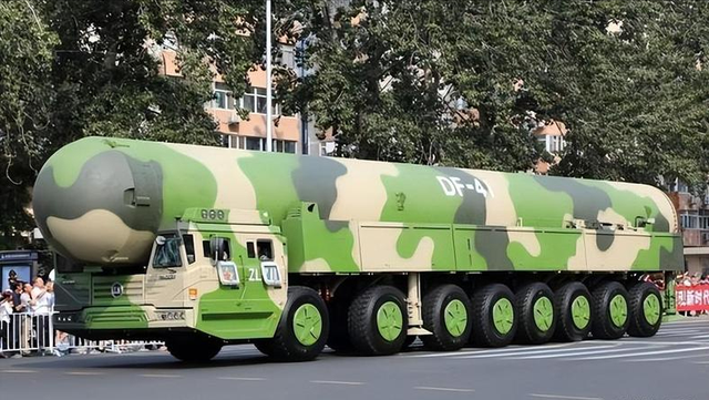 阅兵成谈判筹码？美方暗示：不给稀土就不捧场，中方直接亮底线
