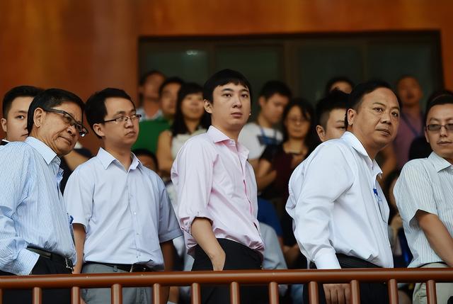 陪睡陪玩只是冰山一角,万达蒸发800亿后，官媒曝光王思聪真实现状