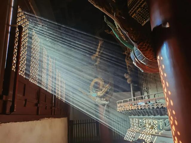 正式通车！全线免费！新挖赏秋天花板小城，绝美彩林不输九寨！地道美食50元吃爽！