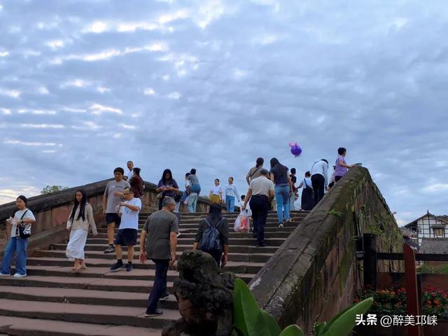 秋天想找个古镇慢下来？邛崃这两座千年古镇，来了就不想走！