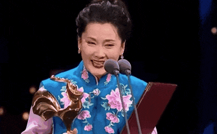 何赛飞综艺发火引热议！没想到“不合群”的她，才是内娱真的聪明