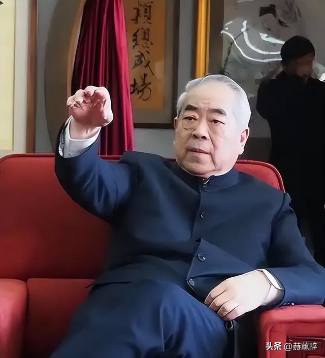 87岁范曾官宣喜得独子仅1天，令人恶心一幕上演，李双江也被牵连