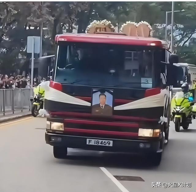 衣服真的不能乱穿|香港牺牲消防员路祭，民政专员因着装不当致歉