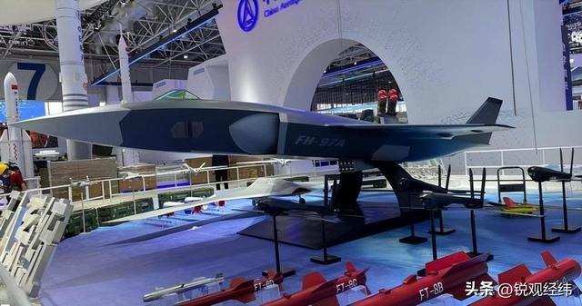 076有多强悍！电磁弹射+隐形无人机	，根本无需垂直起降战斗机