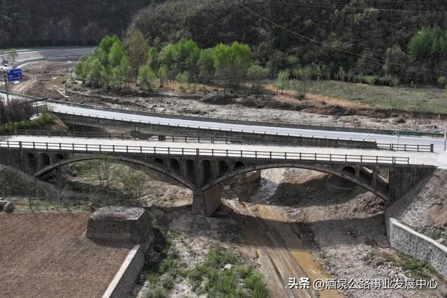 甘肃公路博物馆获赠陇南公路事业发展中心剡坝桥构件