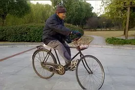 老人经常骑自行车，对身体有哪些好处？这几点是你要看清楚的图片