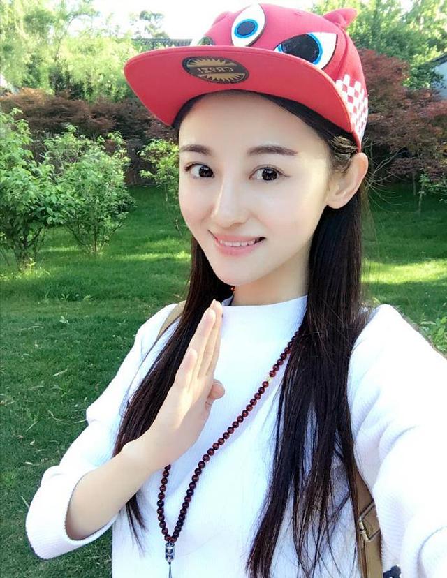 原来她早已去世，26岁全身溃烂因癌症而亡，被家人“吸血”多年！