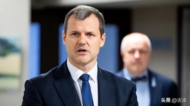 比日本还嚣张！为支持台湾与中国断交后	，又要求中国主动低头求和