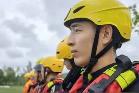 路遇车祸，英勇救人！黑龙江鹤岗消防员黄晨晨成为中国好人榜候选人图片