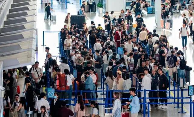 49条航线全取消！中国对日反制铁了心，高市早苗慌了:我很积极