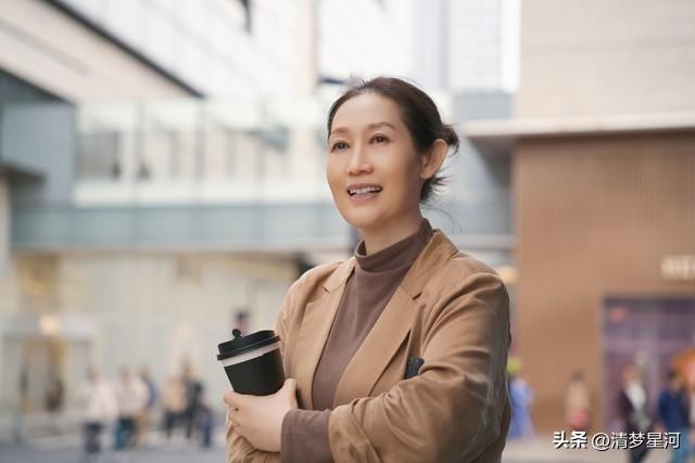 两性关系；不管你信不信，女人过54岁，都有如下7个症状，要接受