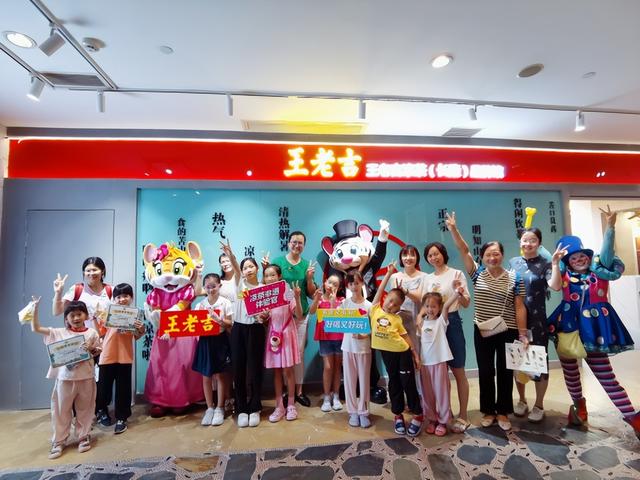 传承不息，创新不止！王老吉郑荣波获颁国家级非遗代表性传承人证书