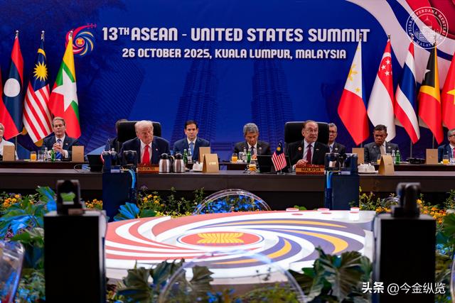 和平奖作秀，盟友9000亿大出血：特朗普亚洲行纯纯来“薅羊毛”？