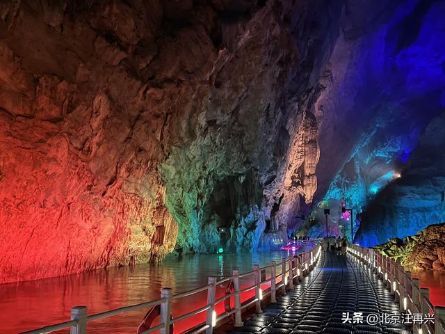 恩施腾龙洞，神奇在何处？施恩：大得放热气球，深可卧虎藏龙