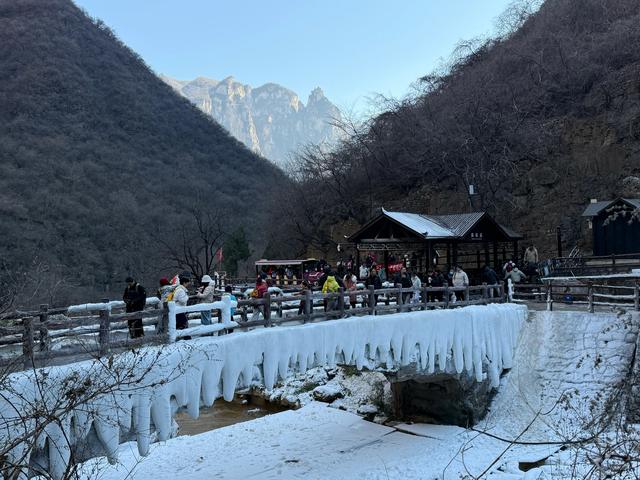 云台山冰挂亮肌